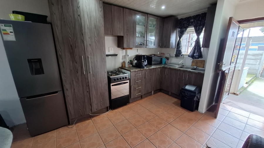 2 Bedroom Property for Sale in Lentegeur Western Cape